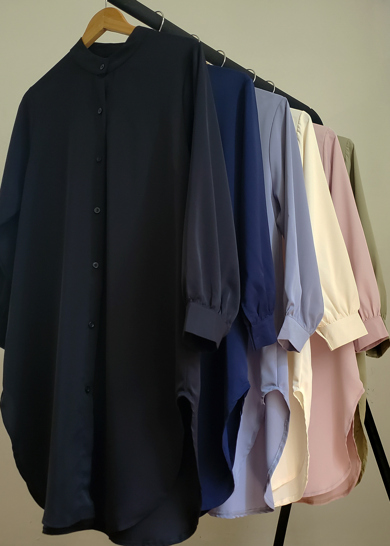 Blouse Labuh Muslimah Laila Long Tops In Black - Image 5