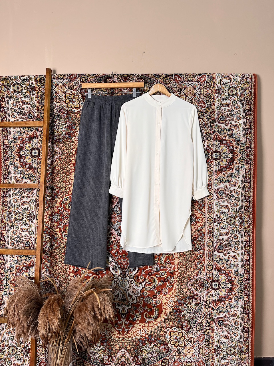 Blouse Labuh Muslimah Laila Long Tops In Lace Cream - Image 2