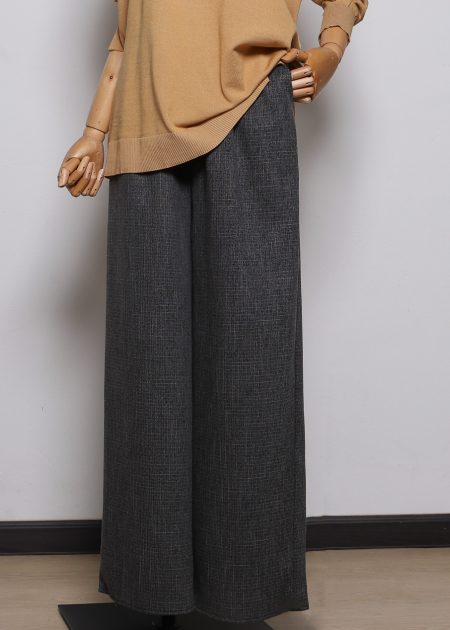 RUMAA in Black Grey