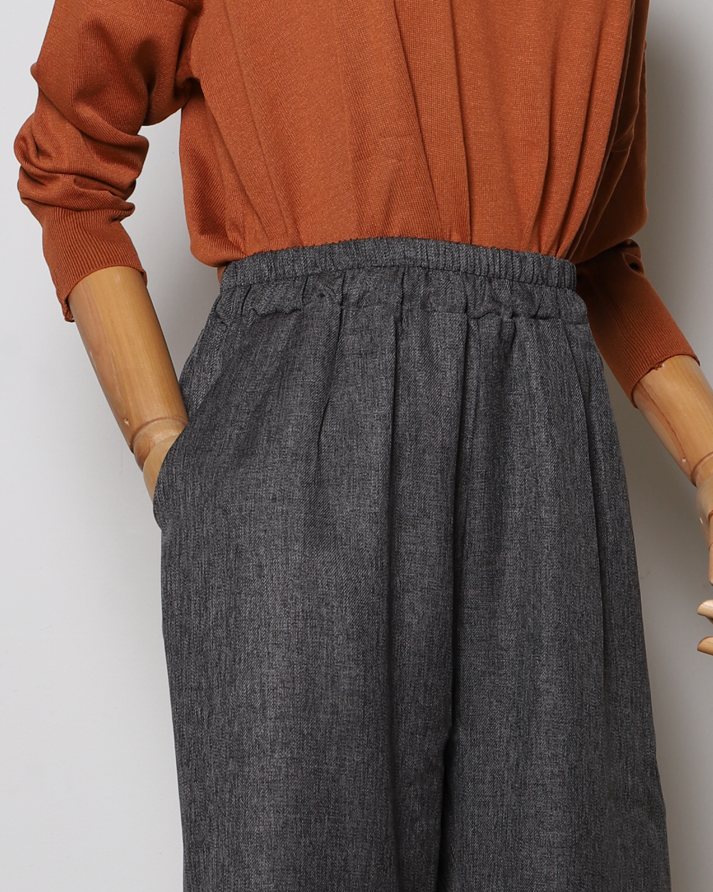 Tenang Pants in Olive green - Image 2