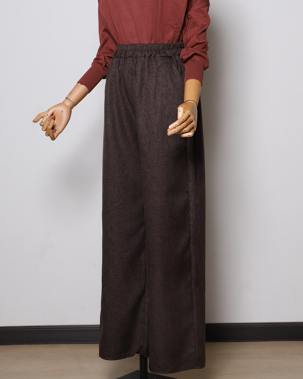 Tenang Pants in Dark Brown