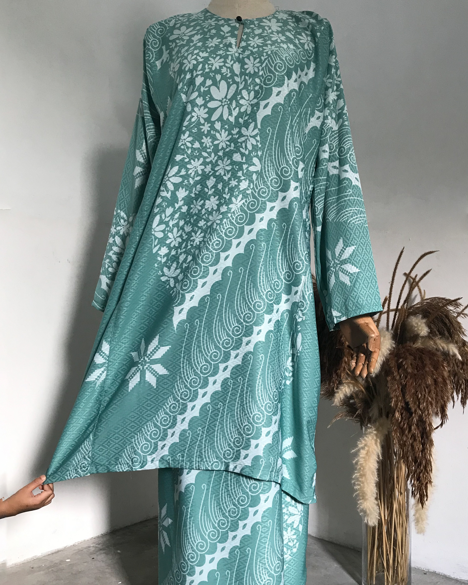 Baju kurung Batik Pahang Fateema in Turquoise