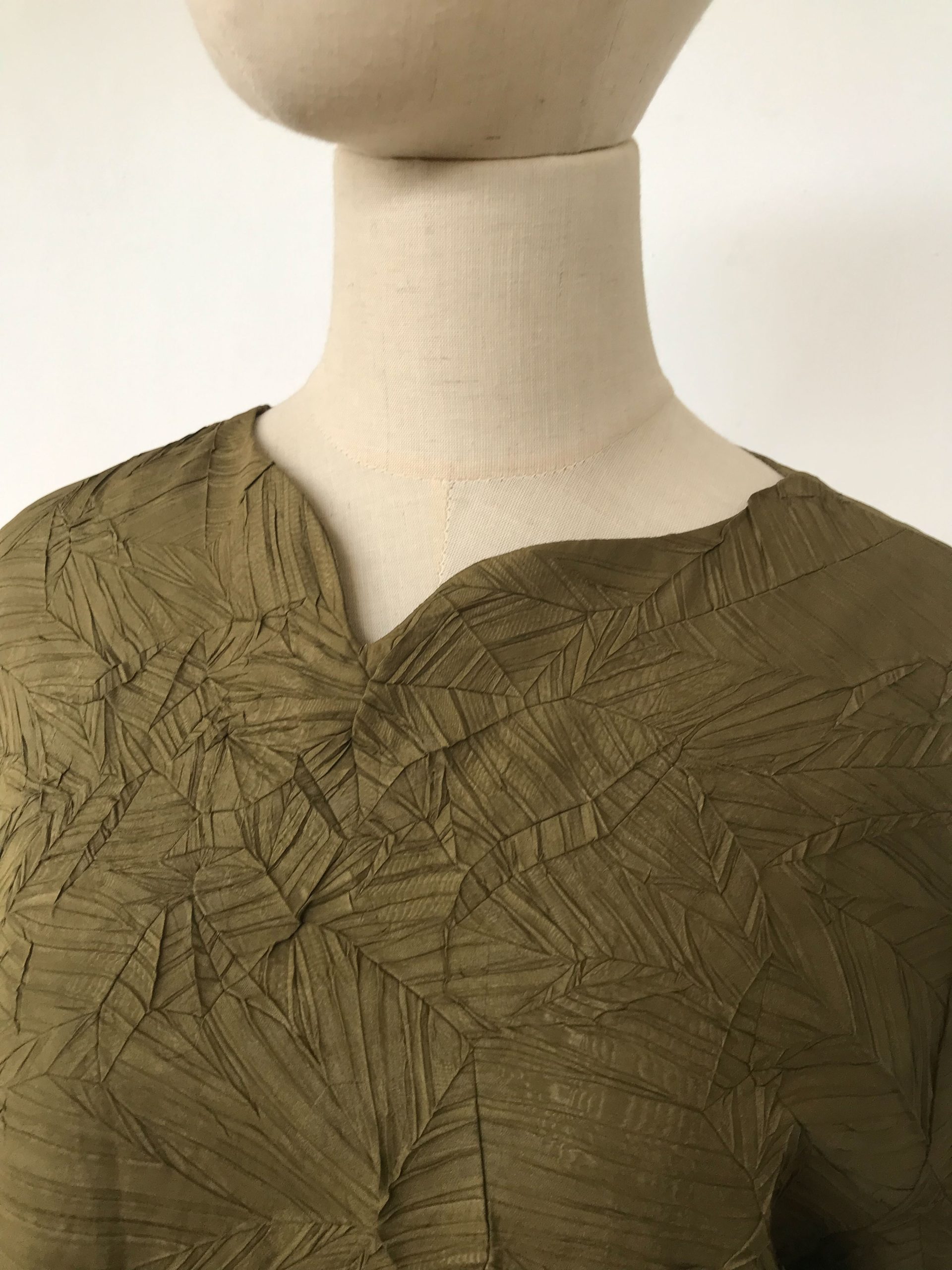 Tiara Ironless Tops in Olive Majestic - Image 3