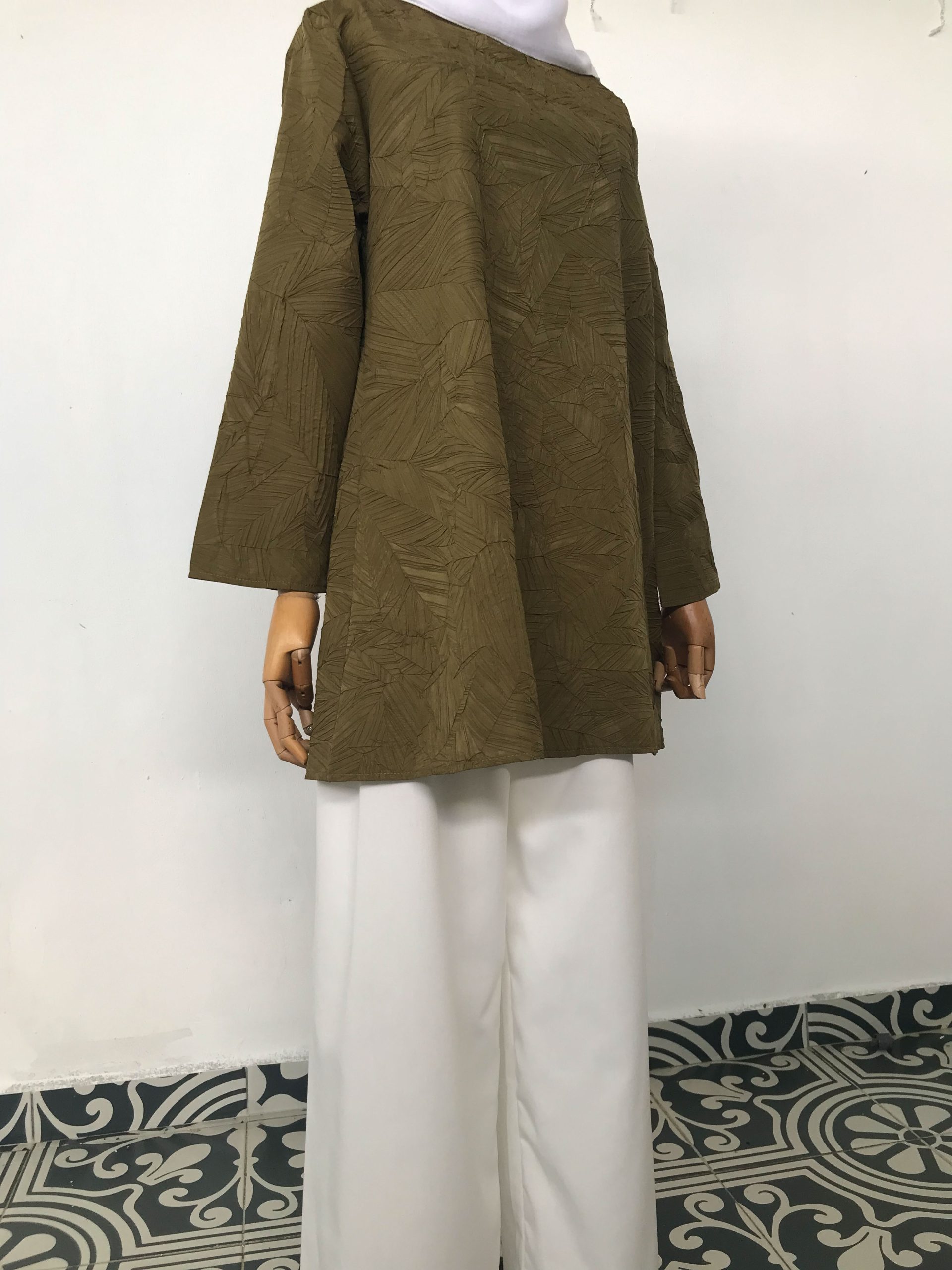 Tiara Ironless Tops in Olive Majestic - Image 5