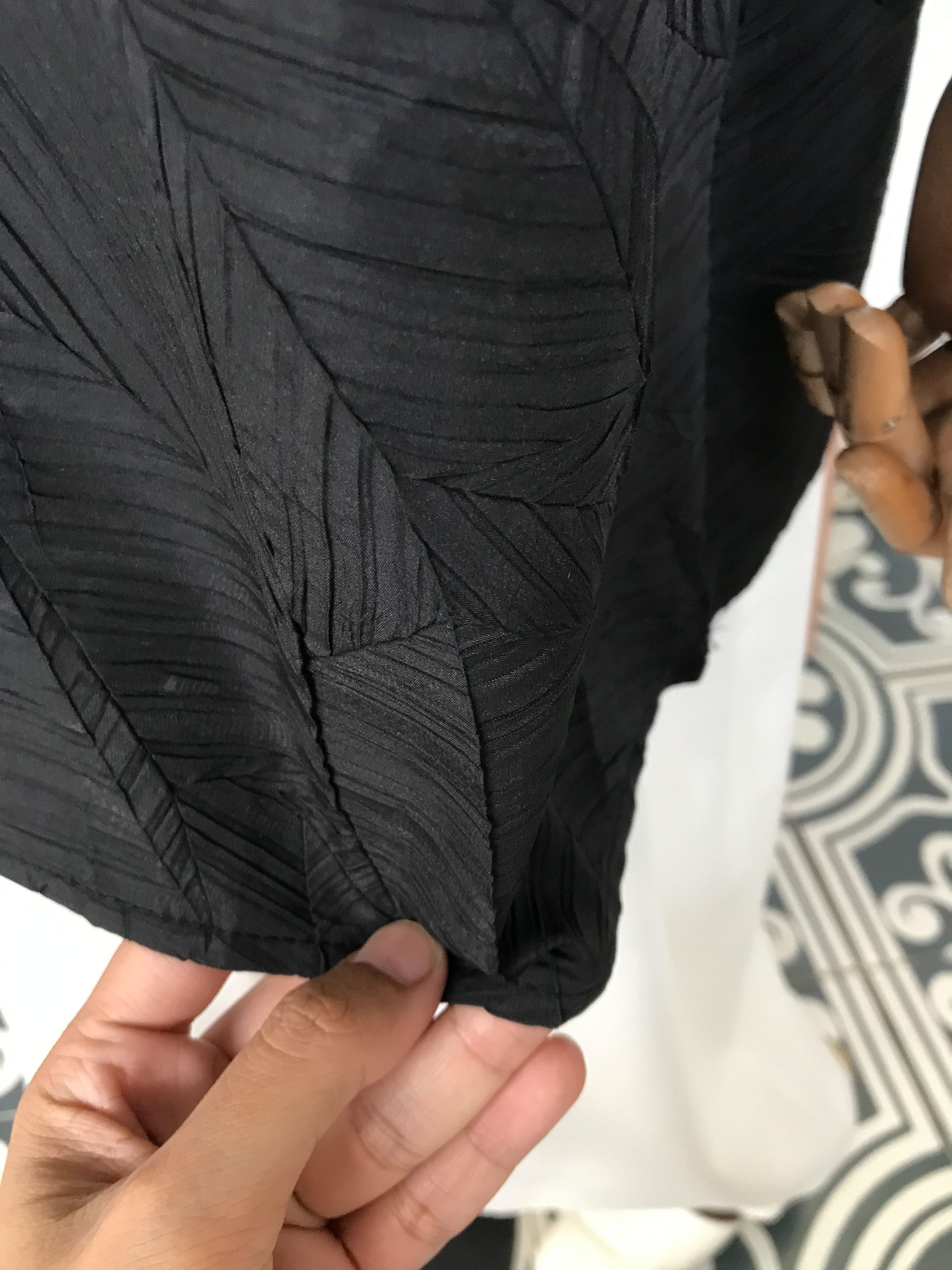 Tiara Ironless Tops in Jet Black - Image 4