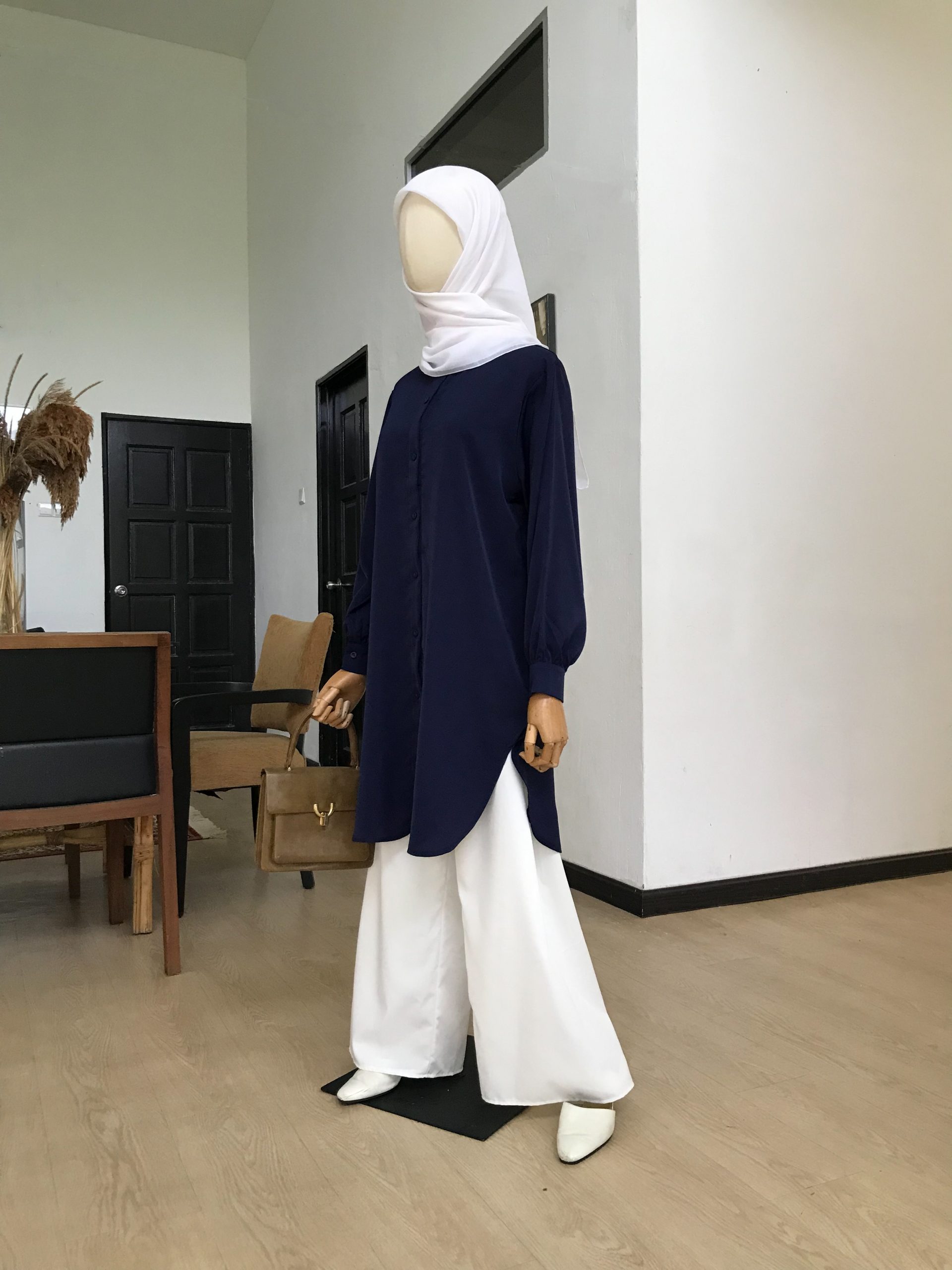 Blouse Labuh Muslimah Laila Long Tops In Navy Blue - Image 6