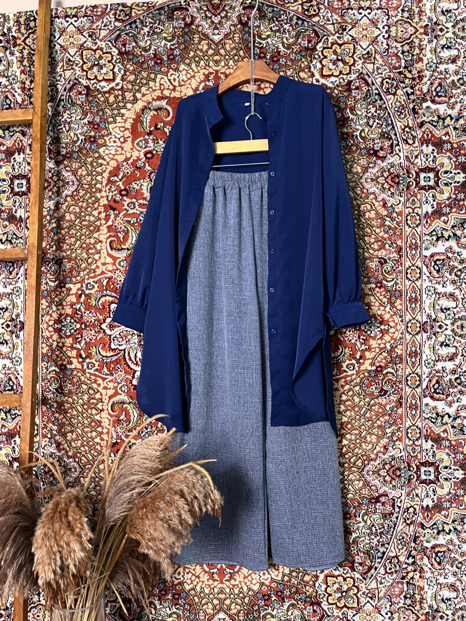 Blouse Labuh Muslimah Laila Long Tops In Navy Blue - Image 2