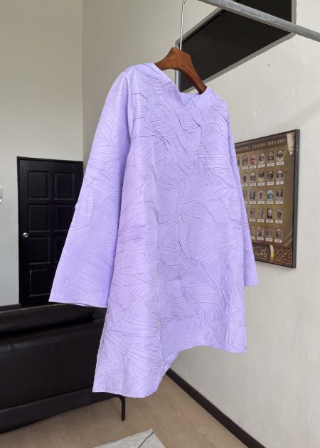 Tiara Ironless Tops in Lilac