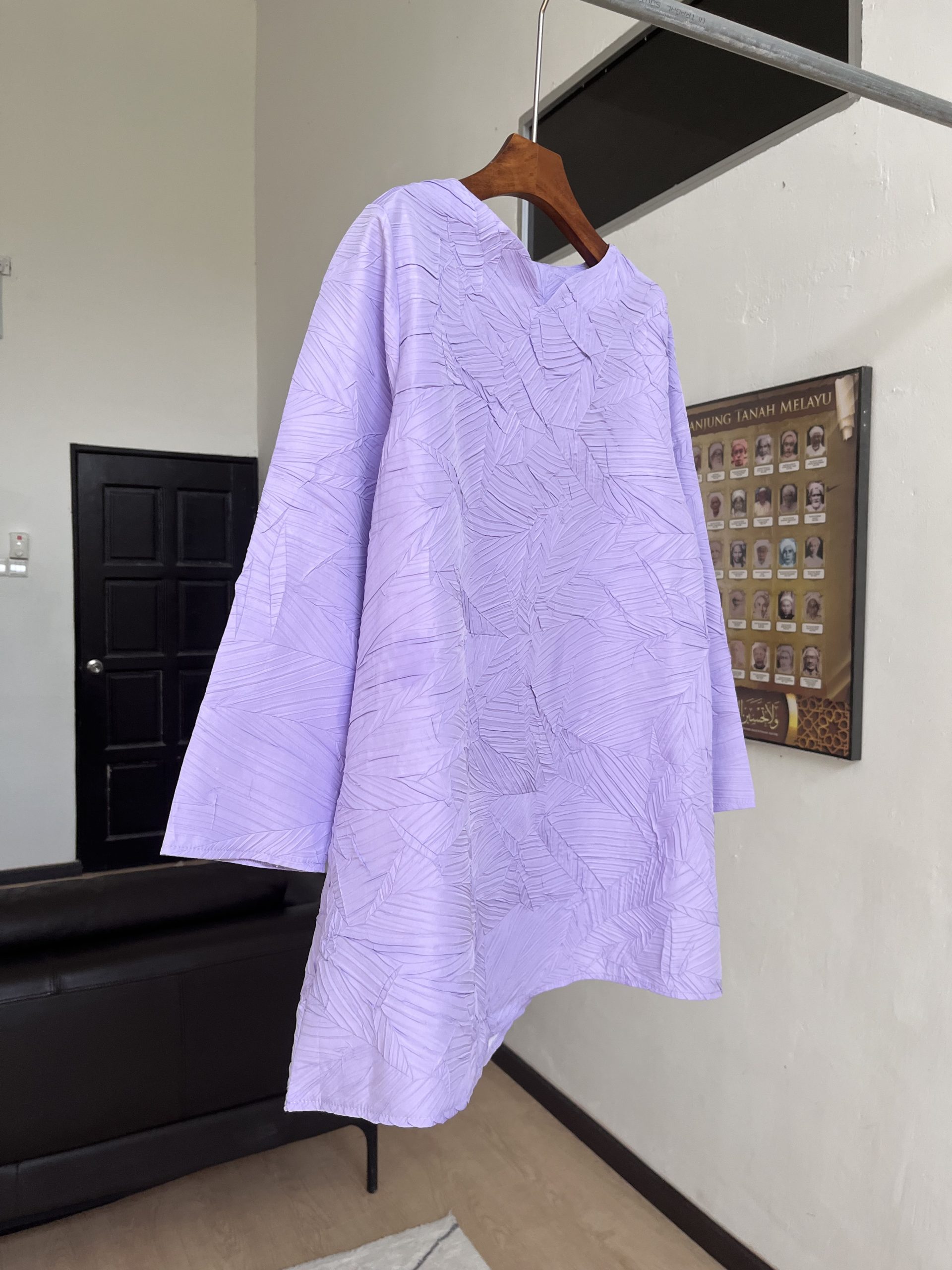 Tiara Ironless Tops in Lilac