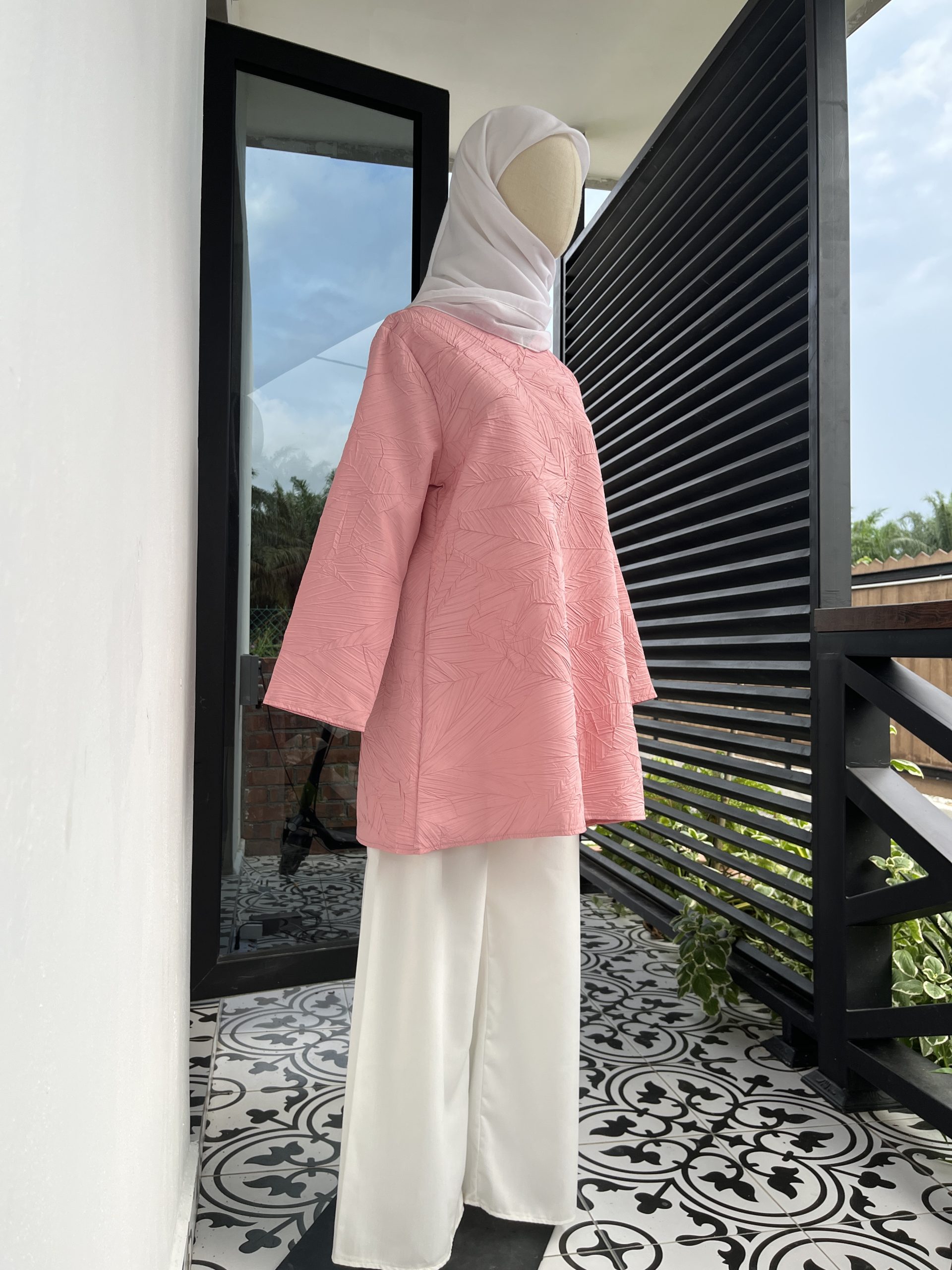 Tiara Ironless Tops in Rose - Image 2