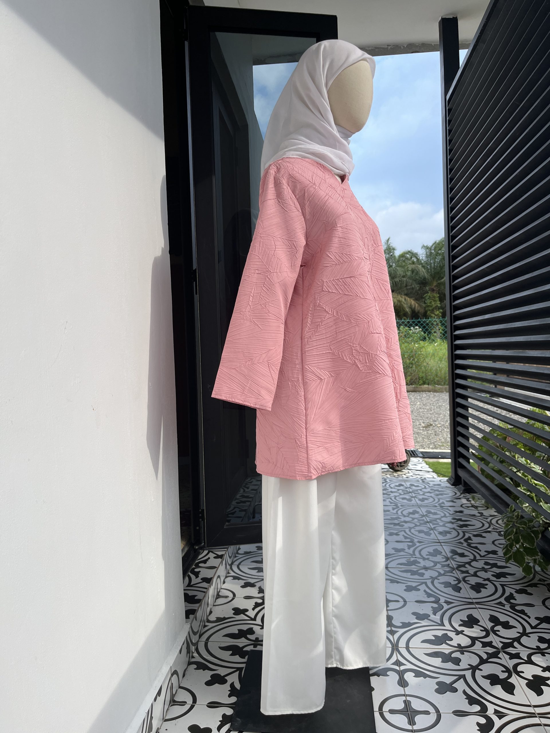 Tiara Ironless Tops in Rose