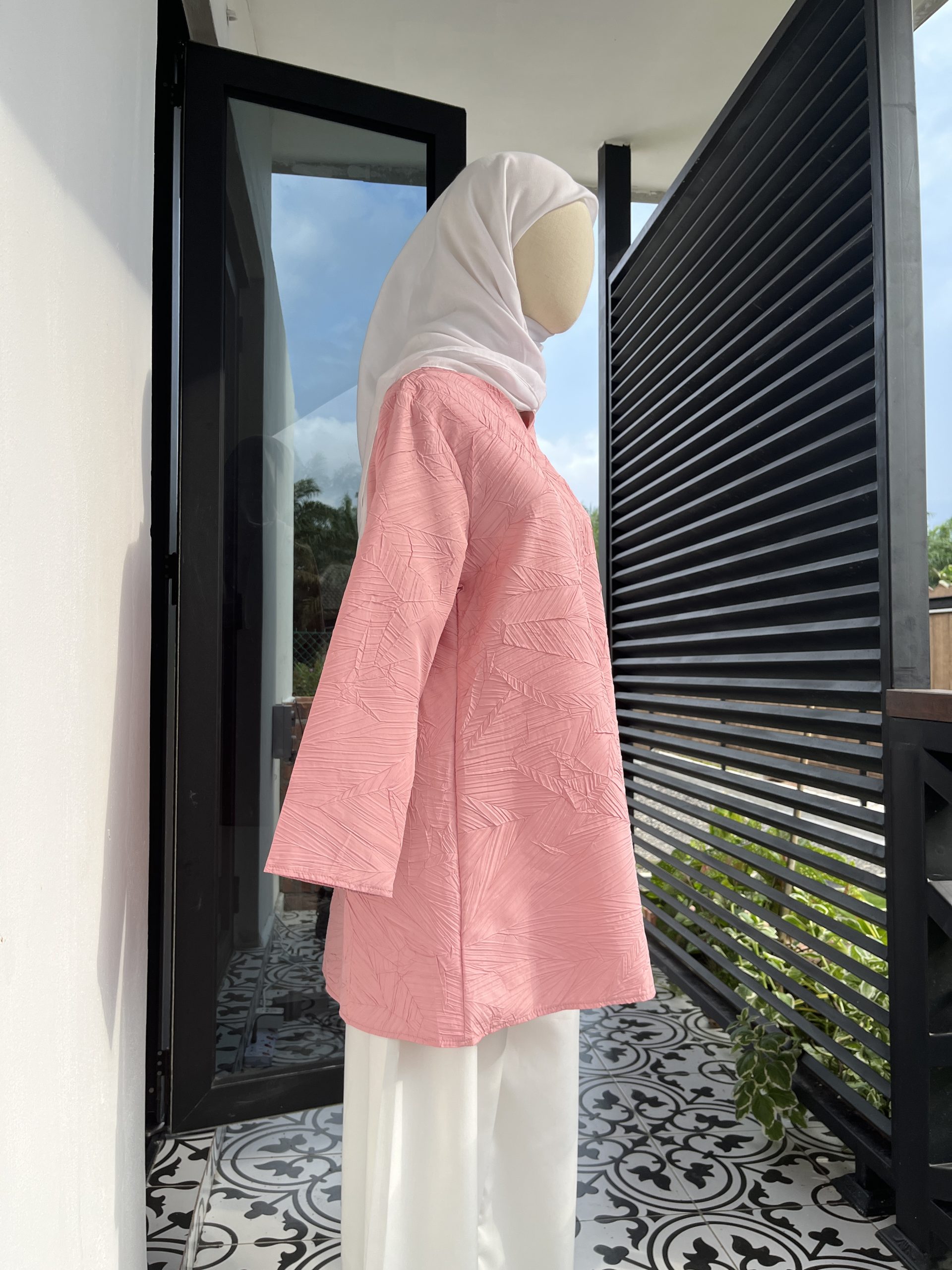 Tiara Ironless Tops in Rose - Image 4