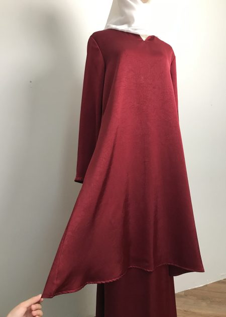 Crushed Mulberry Silk Klasik Kurung in Royal Maroon