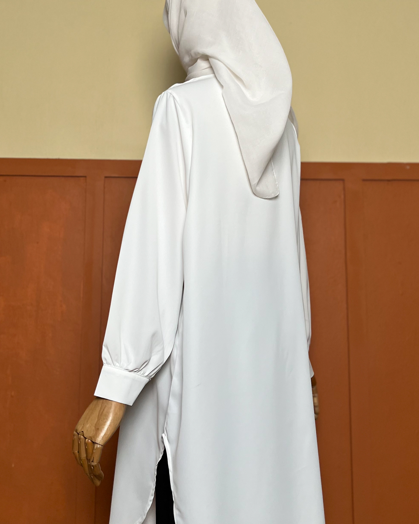 Laila In White - Image 2
