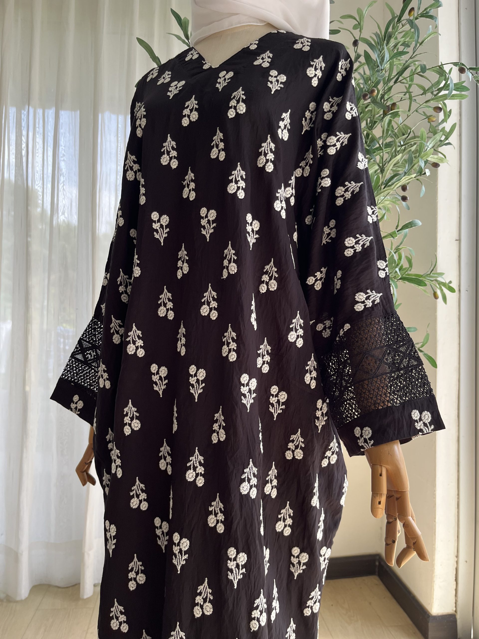 Mahsuri Embroidery in Black - Image 3