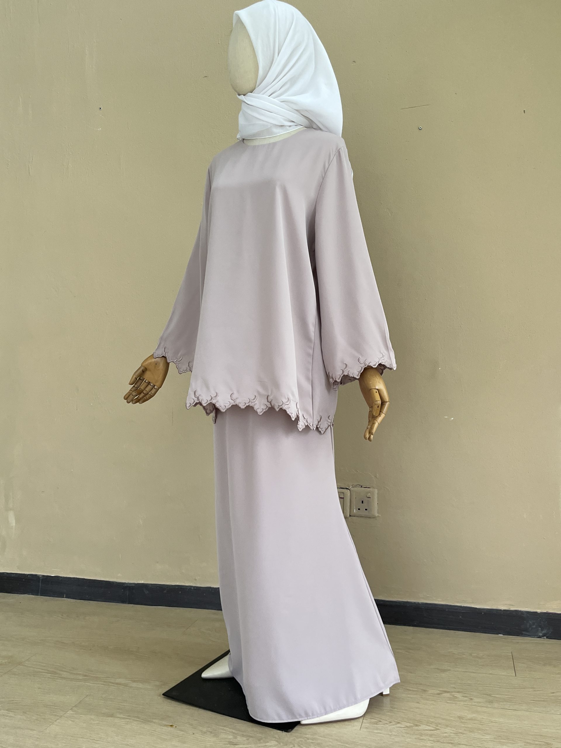 Qaseh Embroidery Kurung in Lotus Root Pink