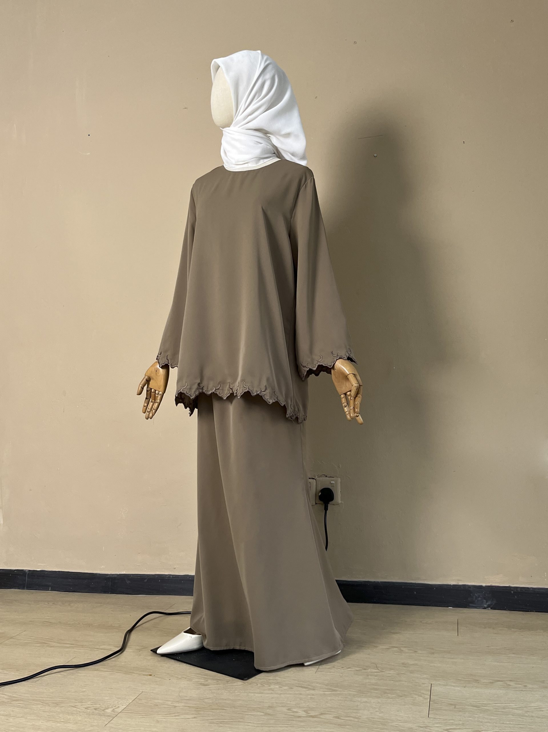 Qaseh Embroidery Kurung in Brown - Image 2
