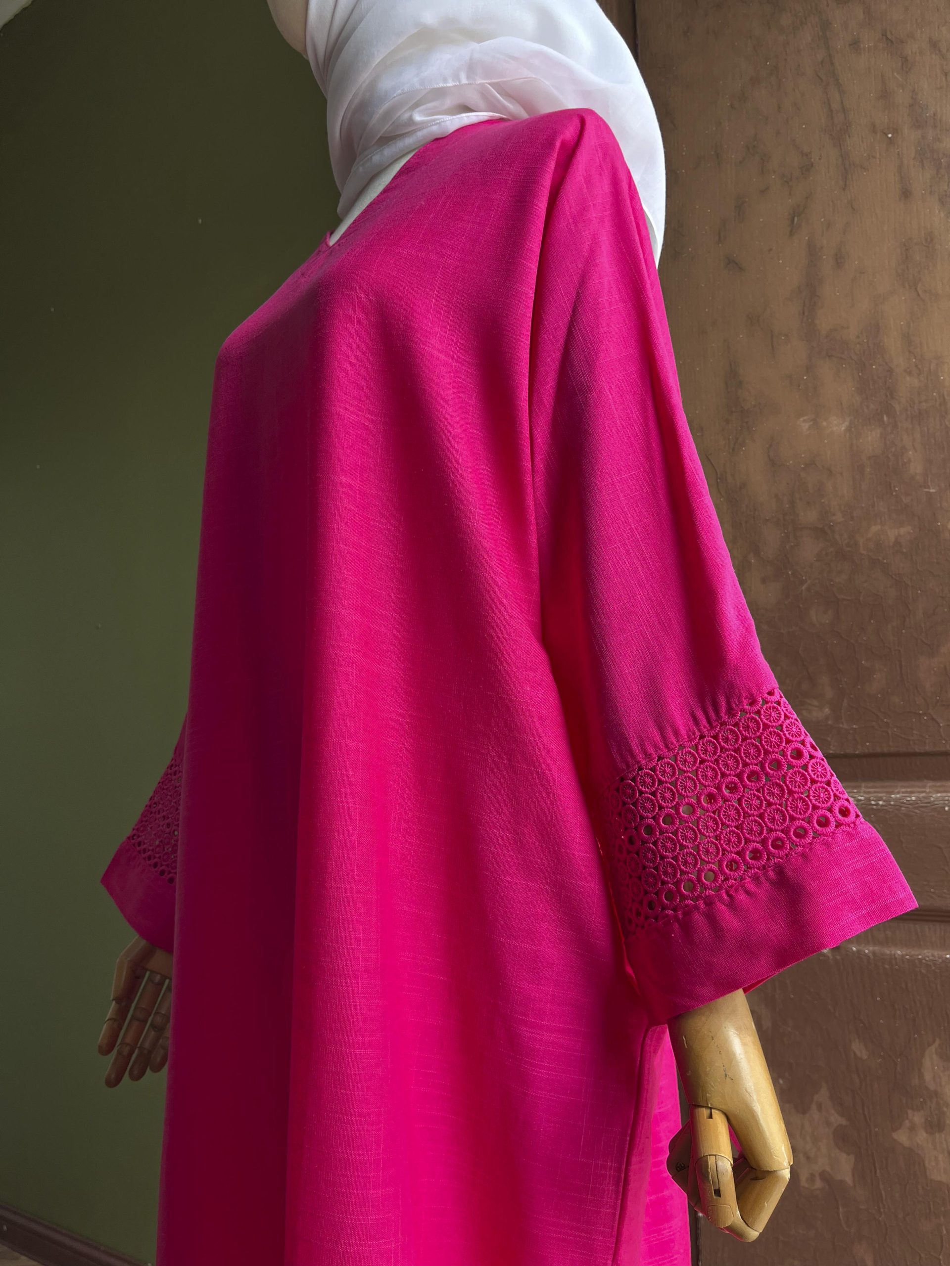 Ameera Exclusive Kaftan Luxe in Deep Pink - Image 4