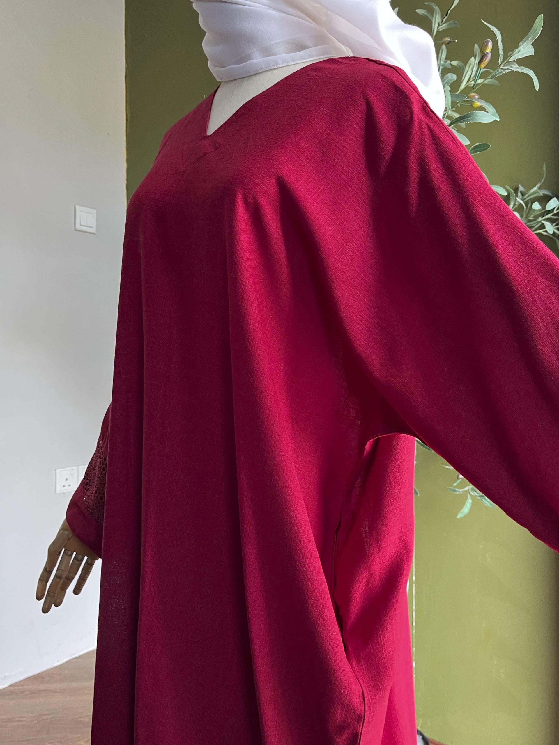 Ameera Exclusive Kaftan Luxe in Maroon - Image 5