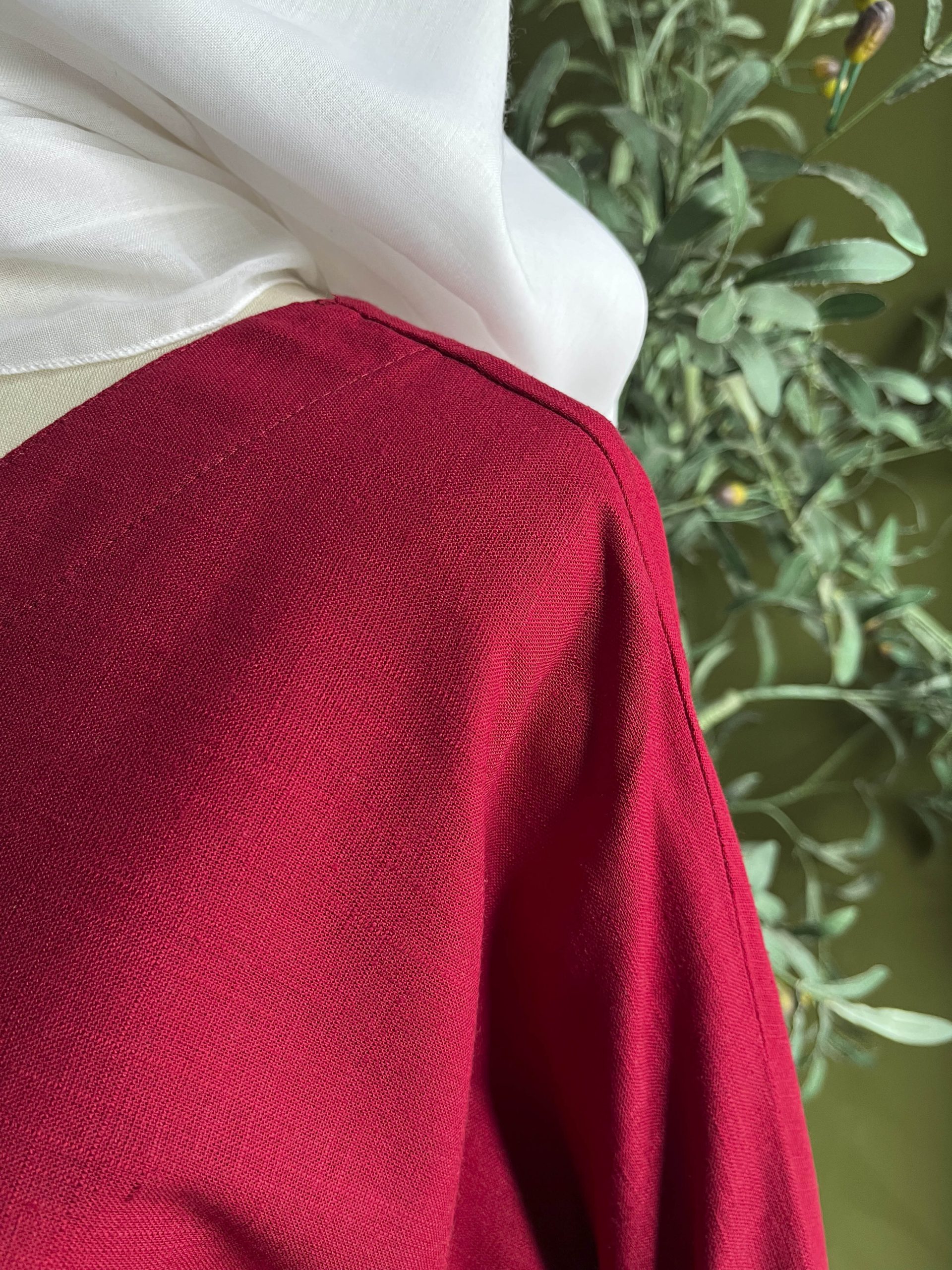 Ameera Exclusive Kaftan Luxe in Maroon - Image 3