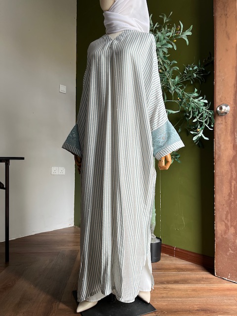 Serene Luxed Kaftan Lace in Dusty mint - Image 4
