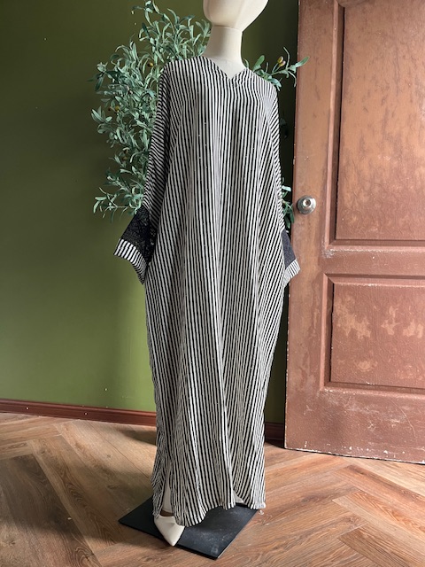 Serene Luxed Kaftan Lace in Black - Image 4