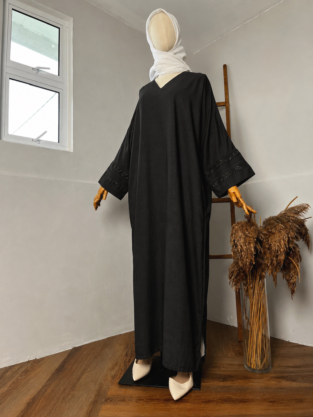 Ameera Exclusive Kaftan Luxe in Black [DL] - Image 2